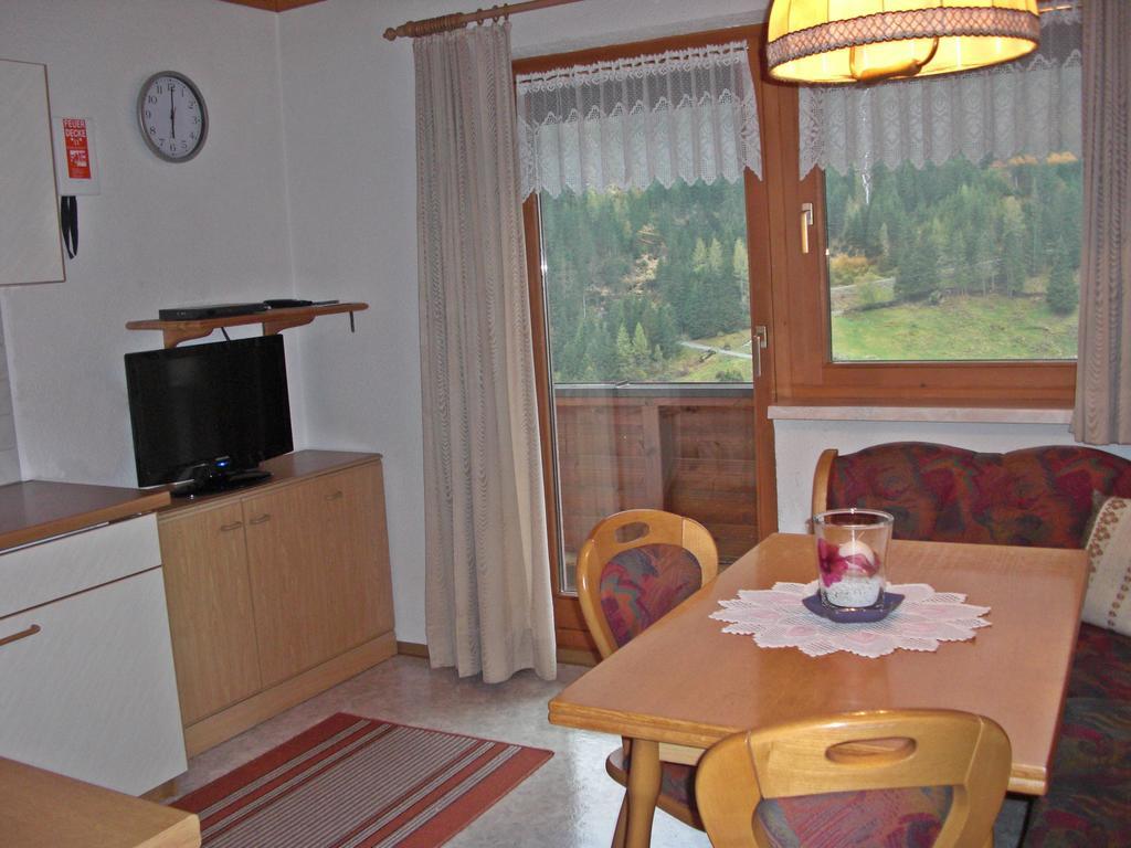 Haus Marita Διαμέρισμα Sankt Leonhard im Pitztal Δωμάτιο φωτογραφία